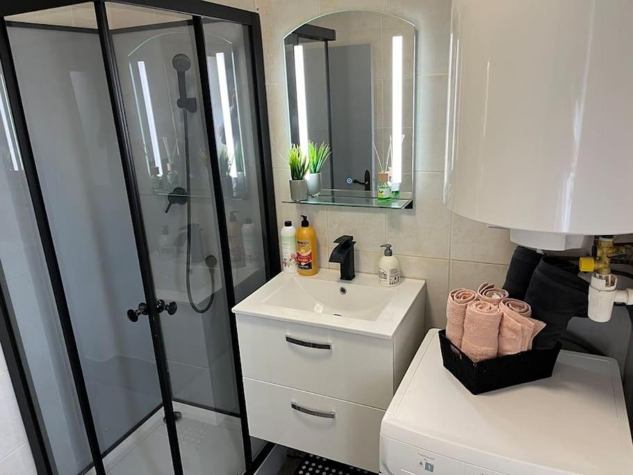 Bel Appartement Neuf, Bien Situe Carcassonne Buitenkant foto